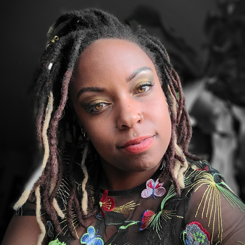 Meet your Posher, Desiree